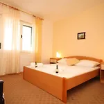 アパート By The Sea Brela, Makarska - 6689 *