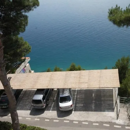 Apartment By The Sea Brela, Makarska - 6689 *