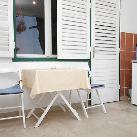 Apartment By The Sea Brela, Makarska - 6689 *