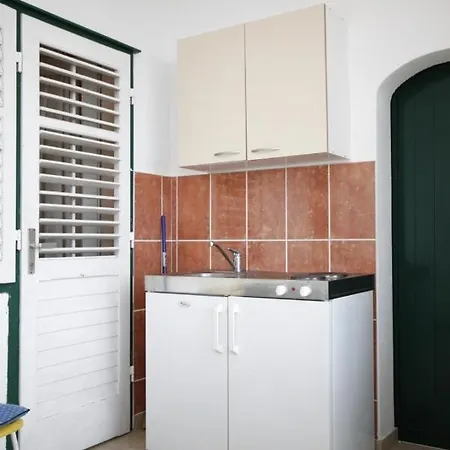 Apartment By The Sea Brela, Makarska - 6689 *